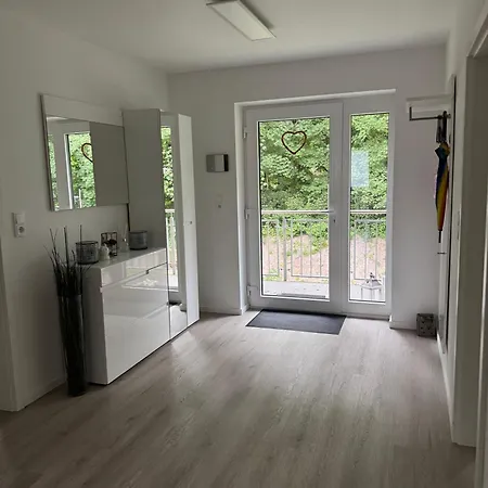 Helle Waldblick Mit Balkon Und Garten *